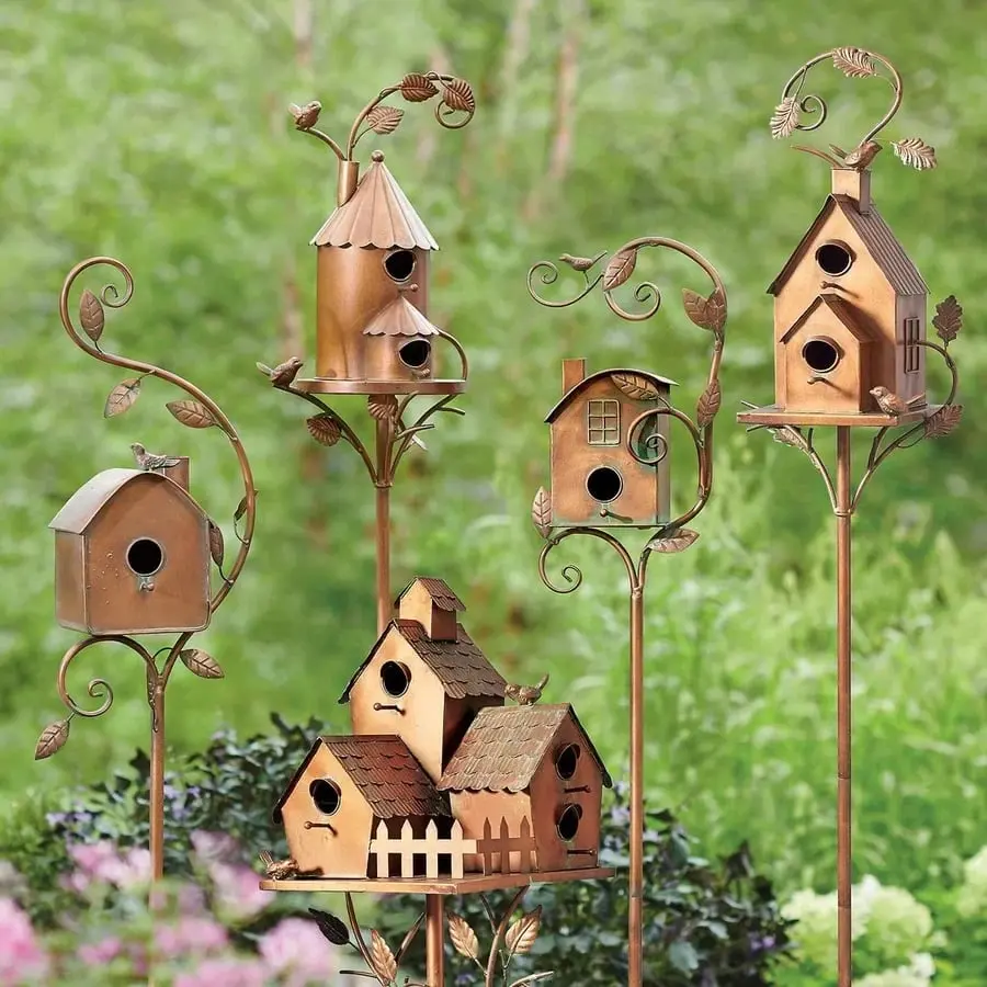 Detail view of birdhouse stake